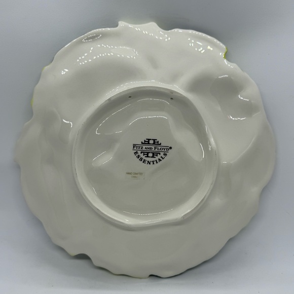 Fitz & Floyd Essentials Hand Painted Ceramic Plate Depicting Cat & Ornaments - Picture 2 of 5